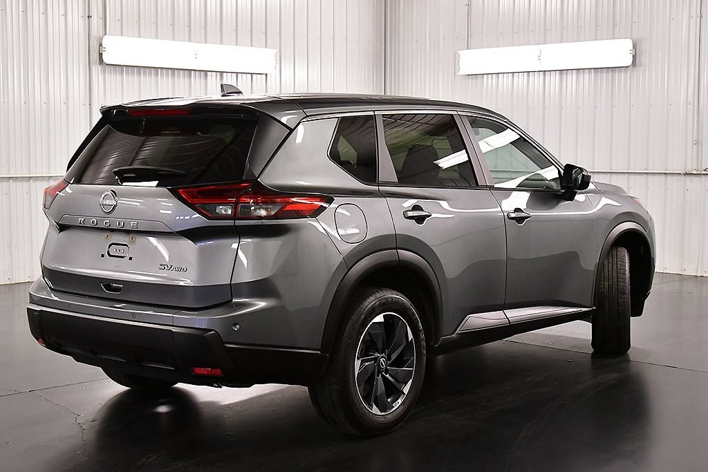 Used 2024 Nissan Rogue SV AWD/4WD image 7