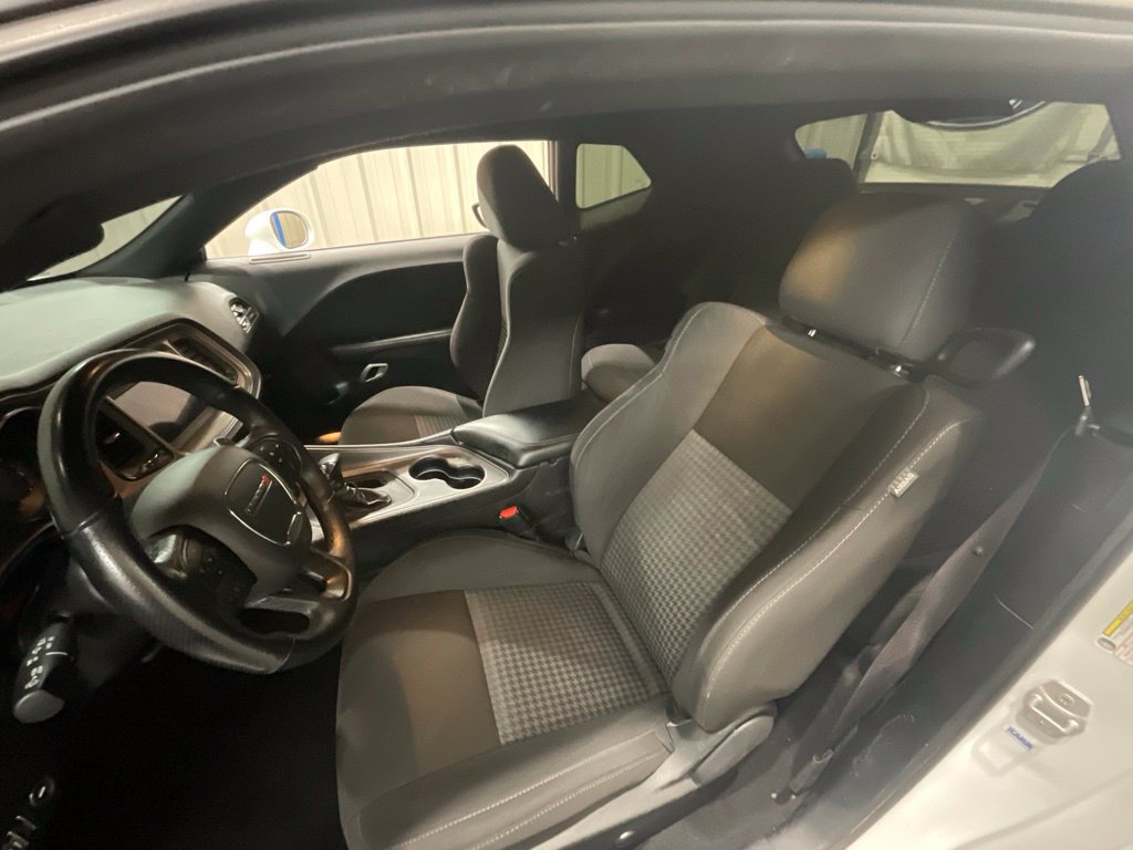 Used 2023 Dodge Challenger R/T RWD image 9