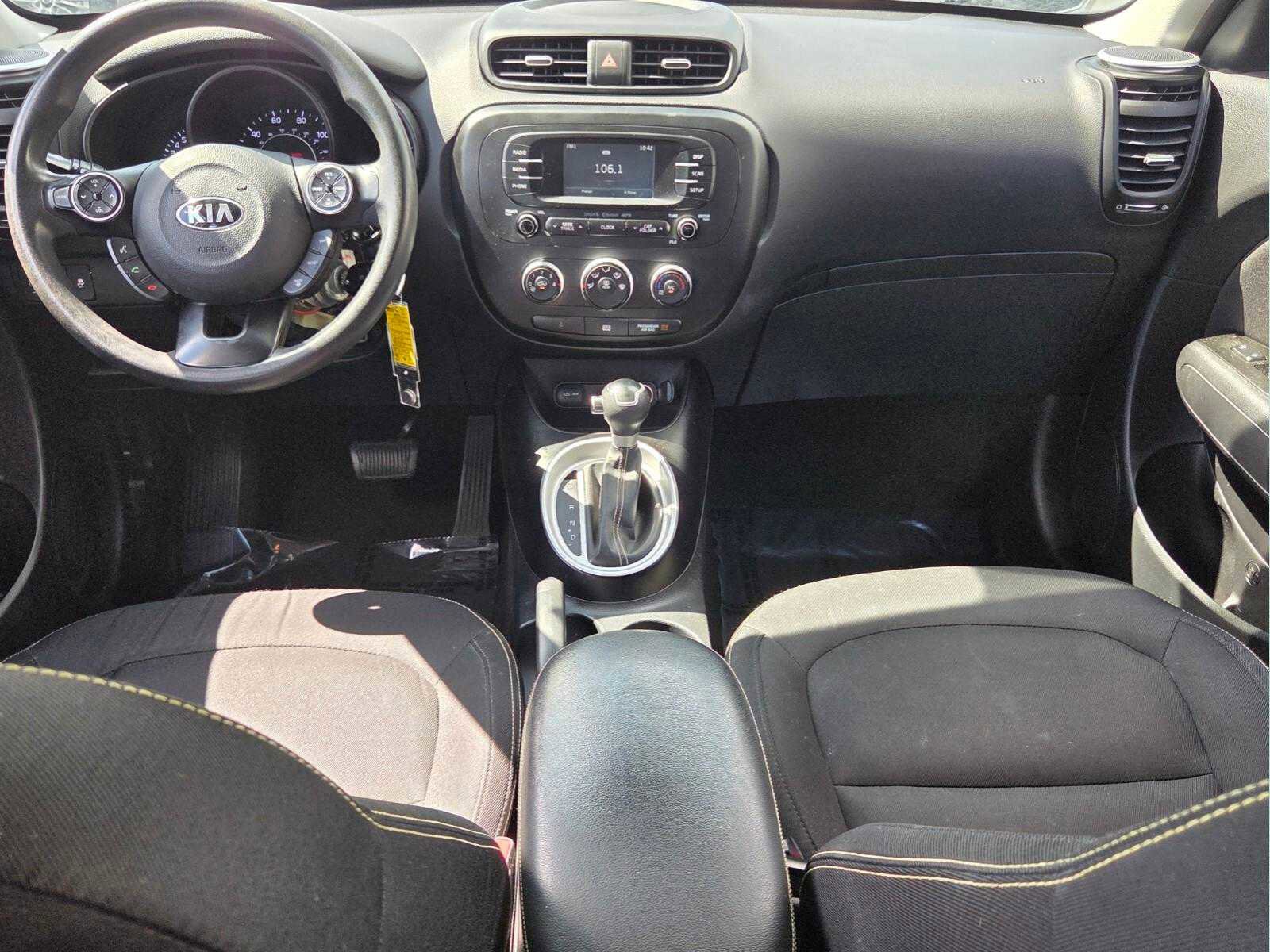 Used 2016 Kia Soul + FWD image 13