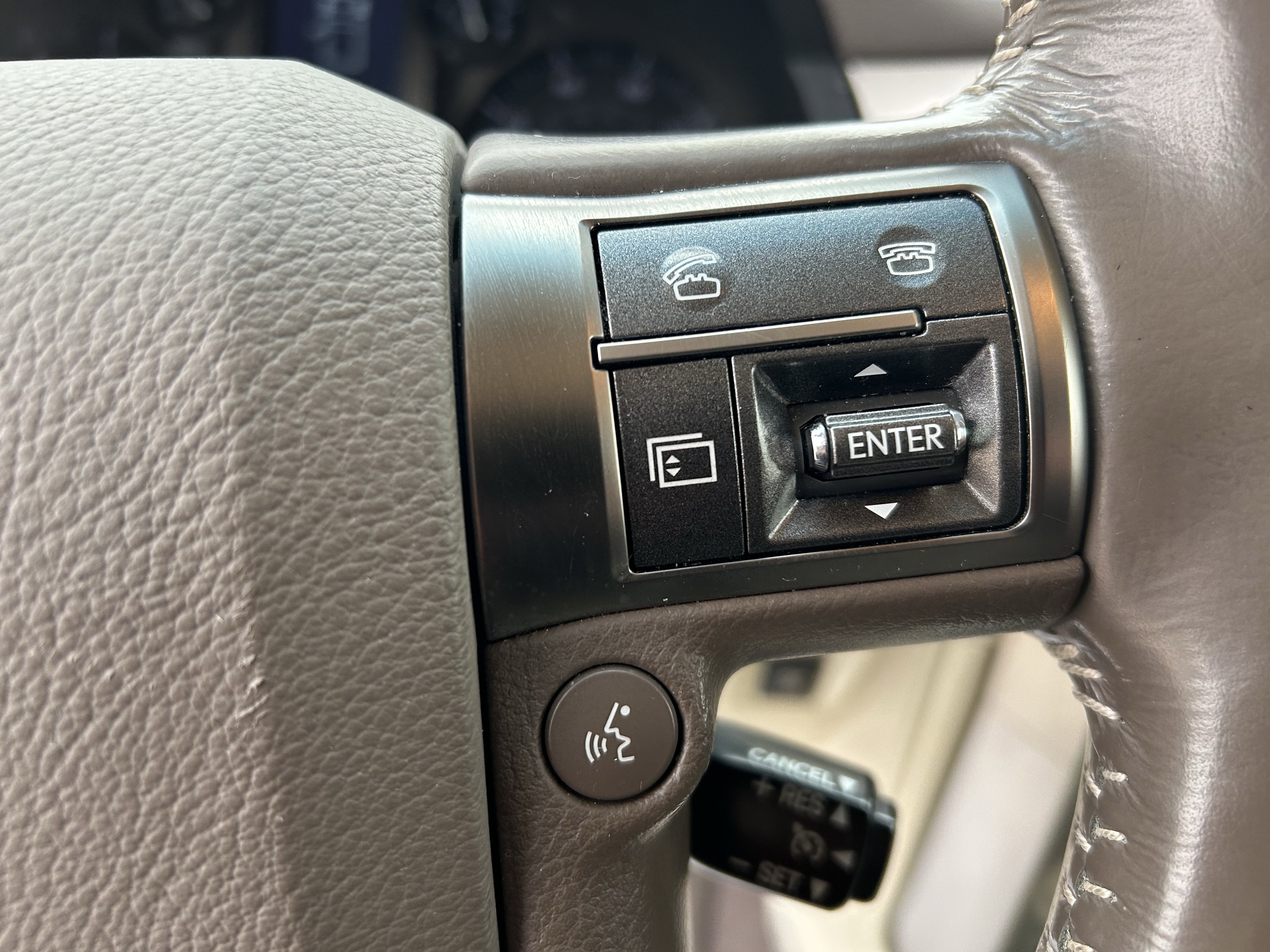 Used 2018 Lexus GX 460 Luxury w/ Preferred Accessory Package image 27