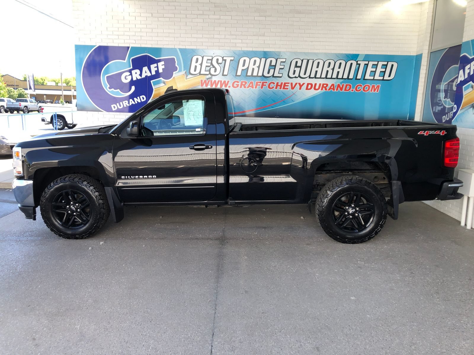 Used 2017 Chevrolet Silverado 1500 LT w/ LT Convenience Package AWD/4WD image 5