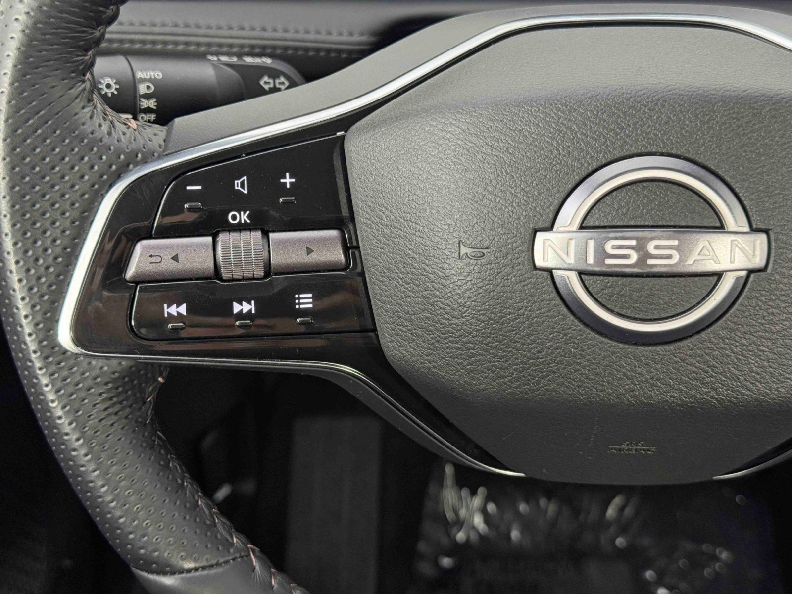 Used 2024 Nissan Ariya FWD image 19