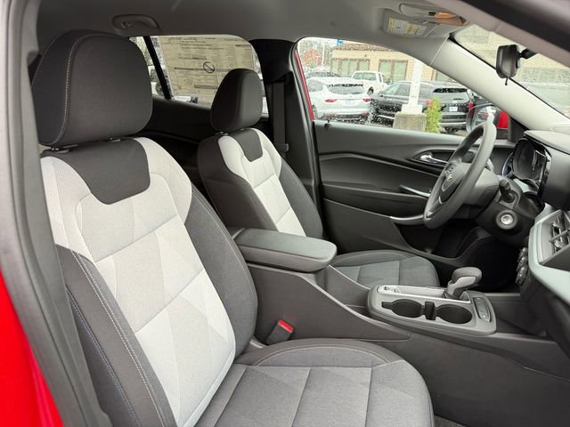 New 2026 Chevrolet Trax LS w/ LS Convenience Package FWD image 33