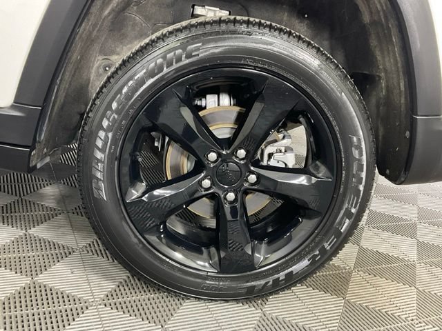 Used 2023 Jeep Grand Cherokee Altitude AWD/4WD image 41