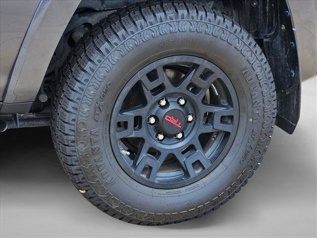 Used 2019 Toyota 4Runner TRD Off-Road Premium AWD/4WD image 21