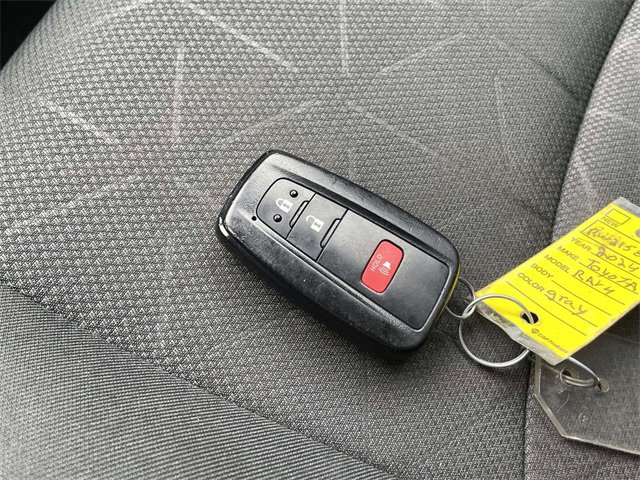 Used 2024 Toyota RAV4 XLE image 31