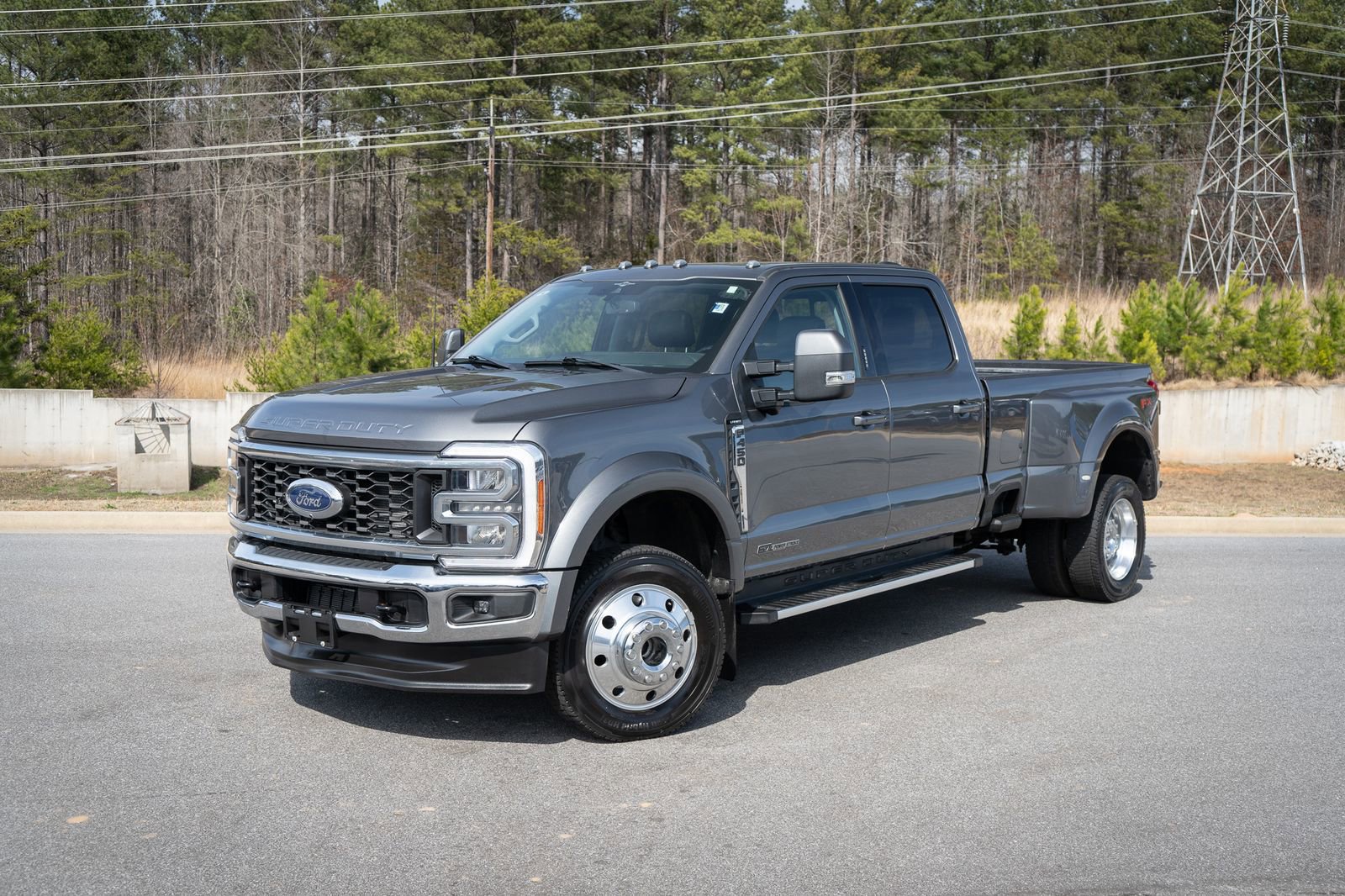 Used 2023 Ford F450 Lariat w/ FX4 Off-Road Package image 4