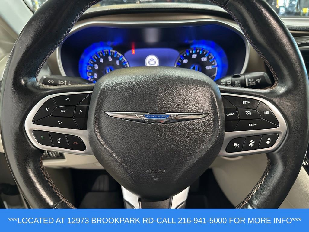 Used 2018 Chrysler Pacifica Touring-L Plus w/ Advanced Safetytec Group FWD image 12