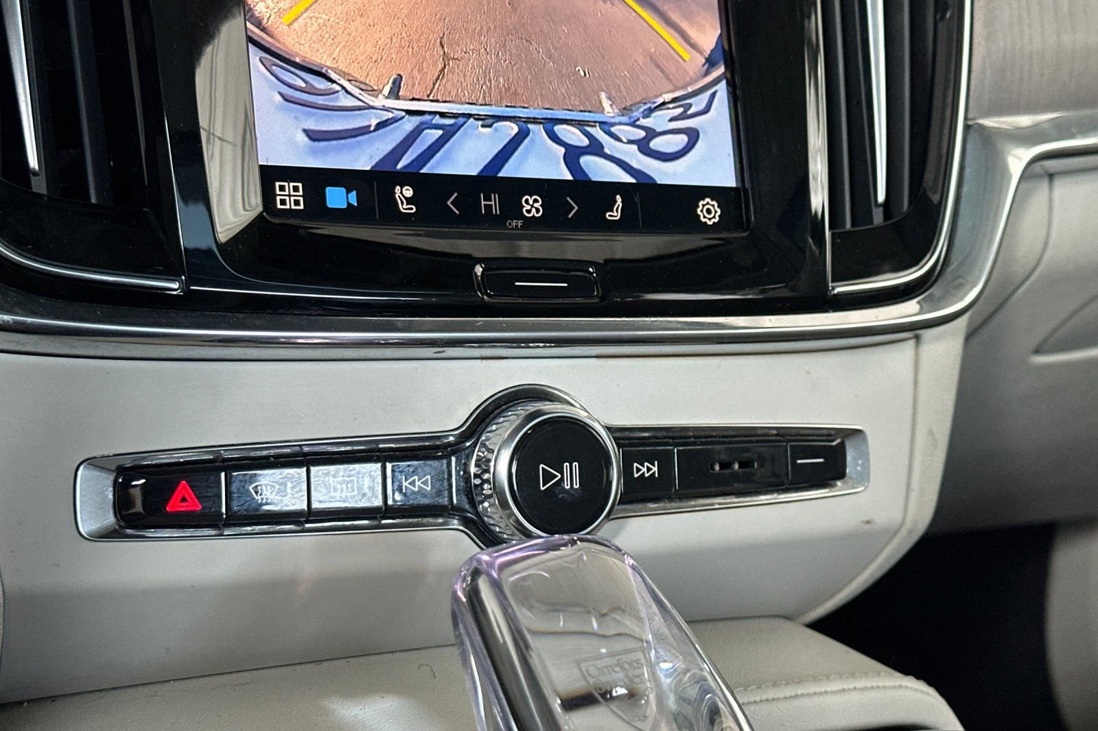 Used 2024 Volvo S90 T8 Ultimate image 22