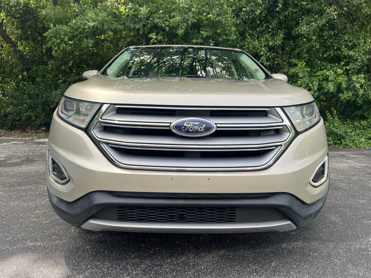 Used 2018 Ford Edge Titanium w/ Ford Safe & Smart Package FWD image 2