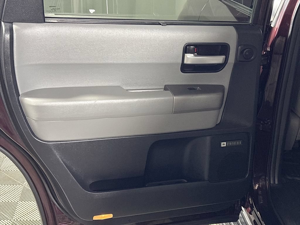 Used 2014 Toyota Sequoia Limited AWD/4WD image 20
