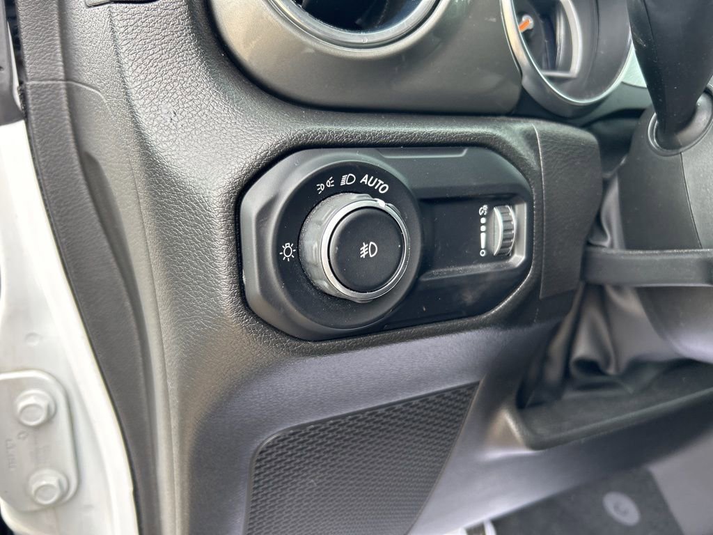 Used 2023 Jeep Wrangler Sahara w/ Cold Weather Group image 15