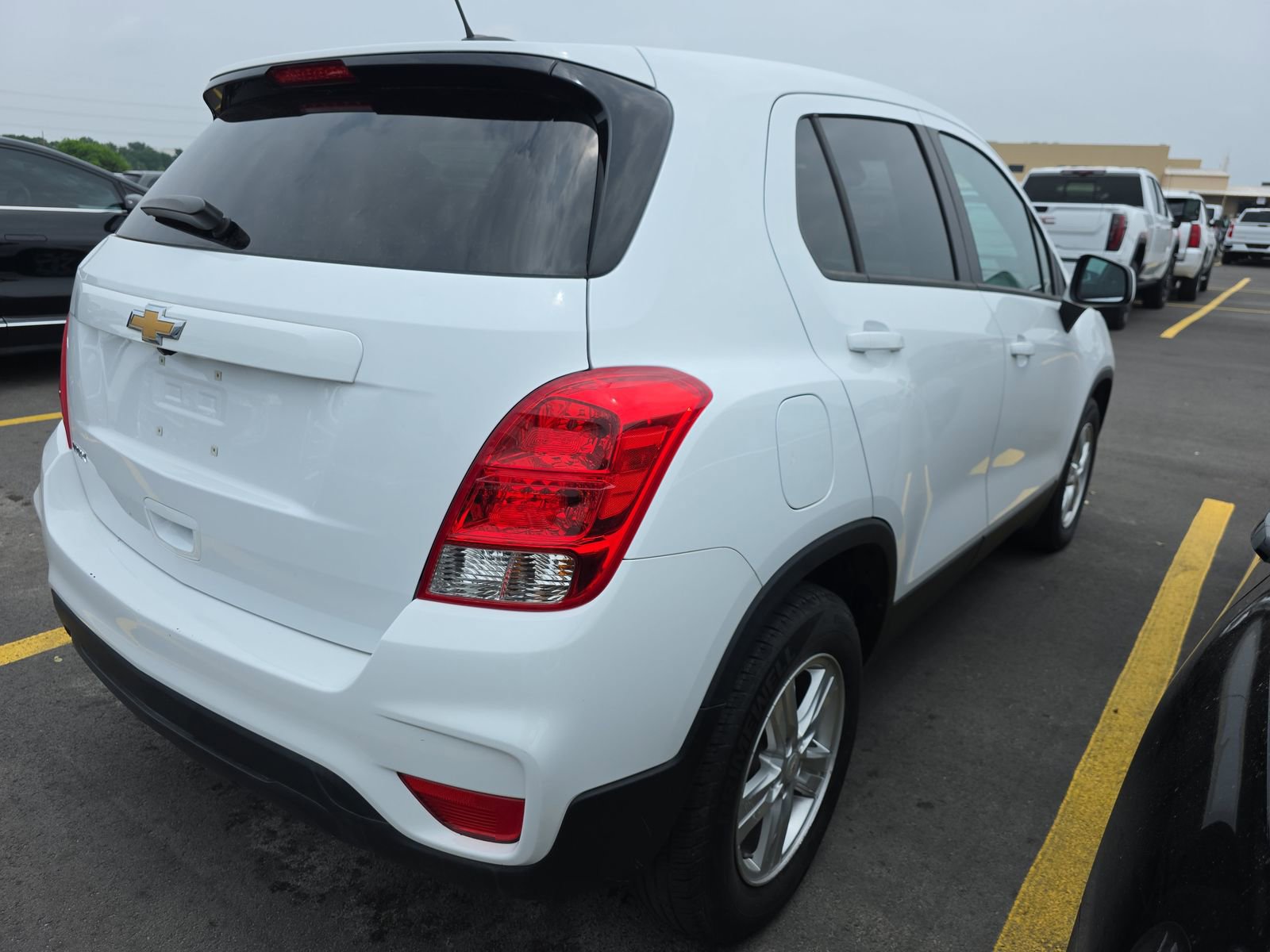 Used 2021 Chevrolet Trax LS w/ Tint and Cruise Package FWD image 8