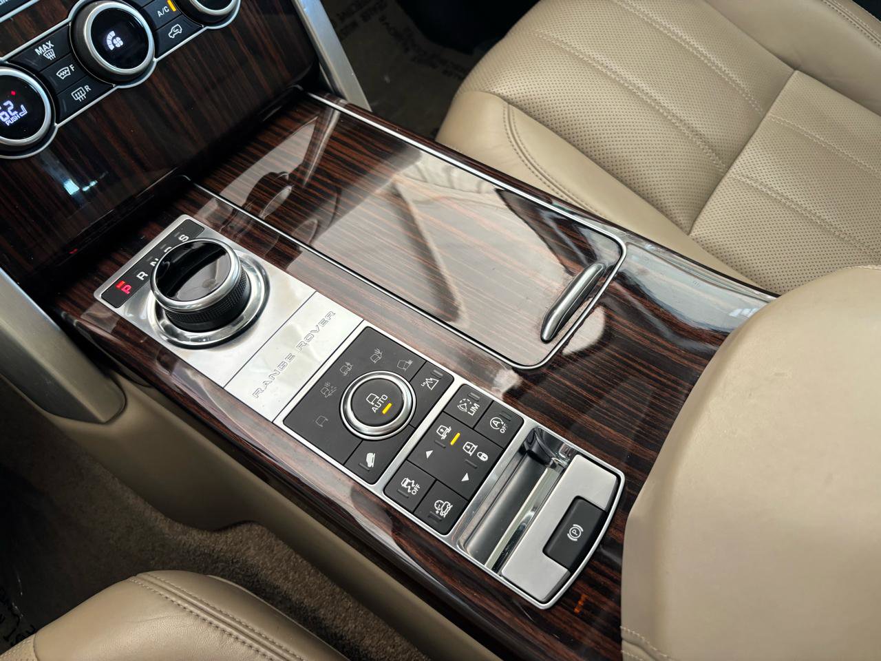 Used 2017 Land Rover Range Rover HSE image 22