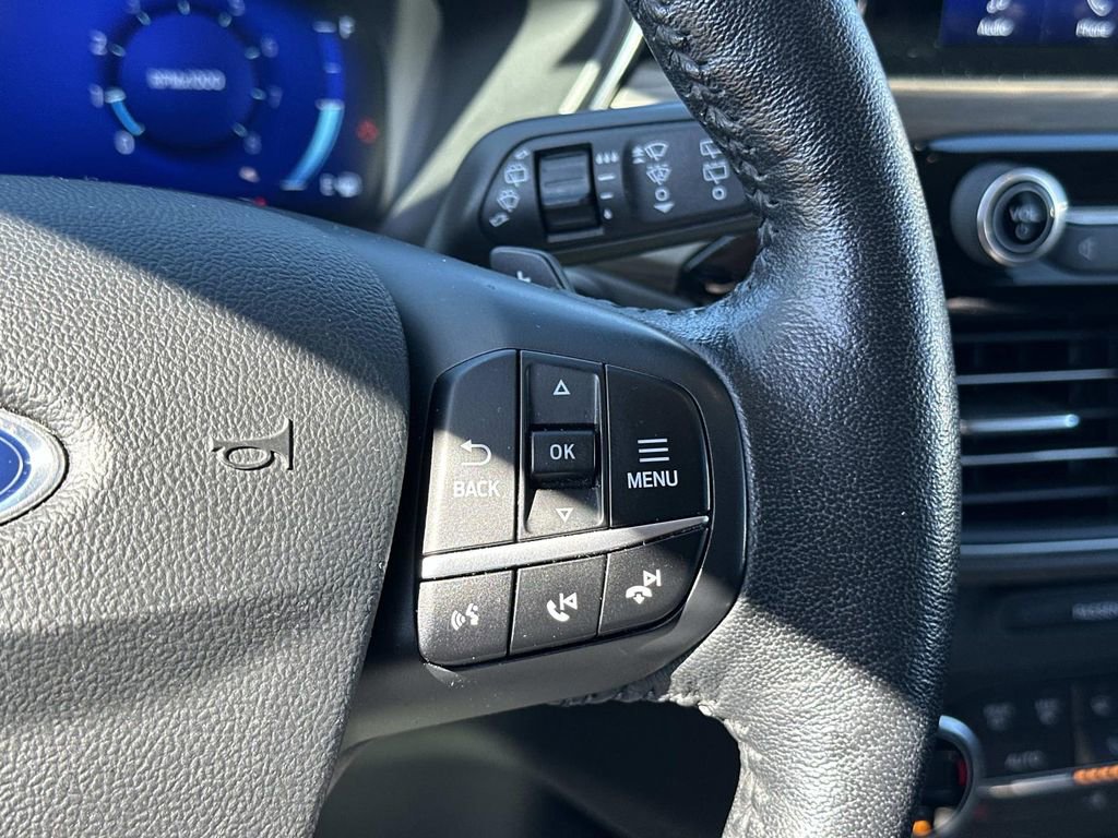 Used 2020 Ford Escape Titanium image 19