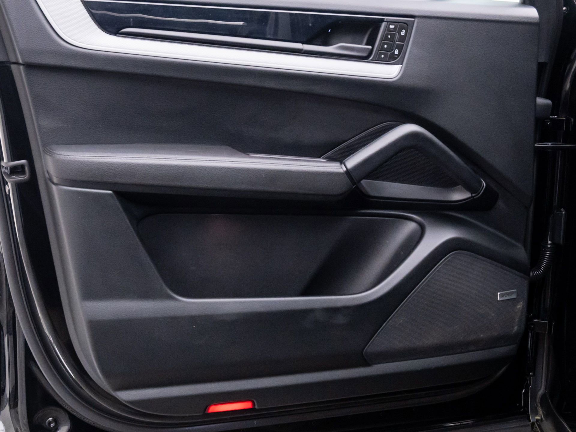 Used 2024 Porsche Cayenne image 14