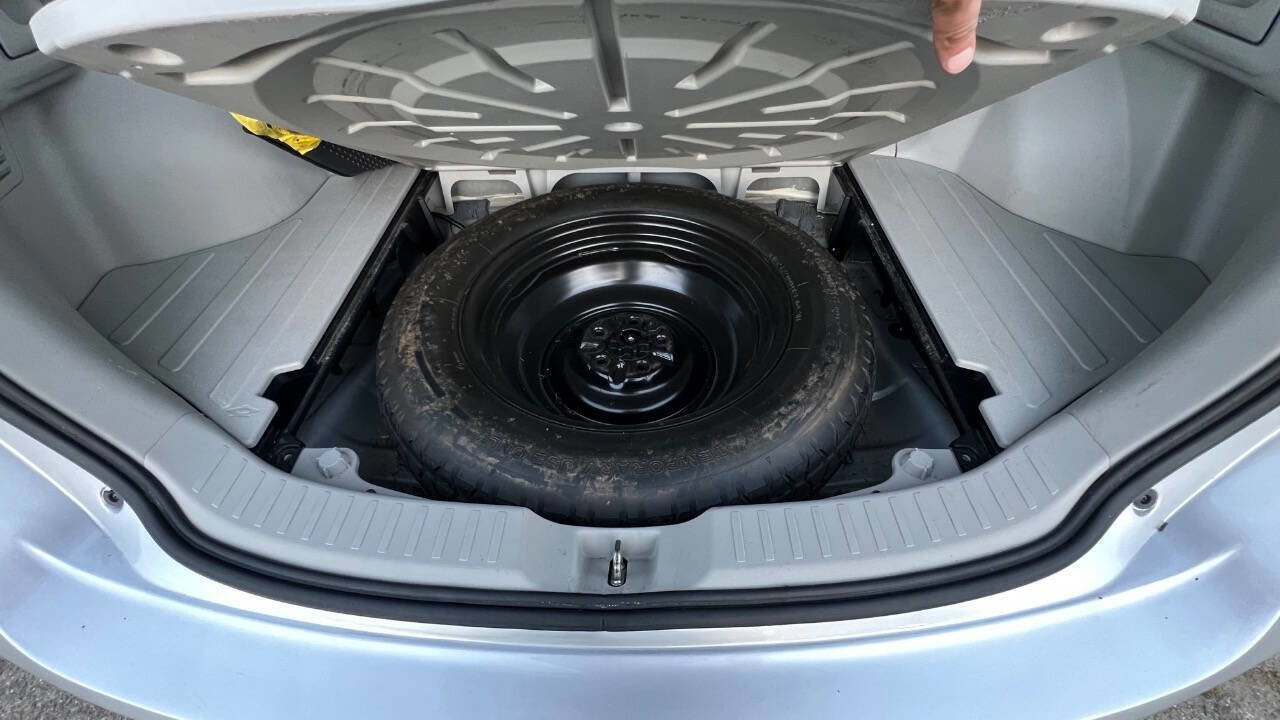 Used 2013 Toyota Venza XLE image 24