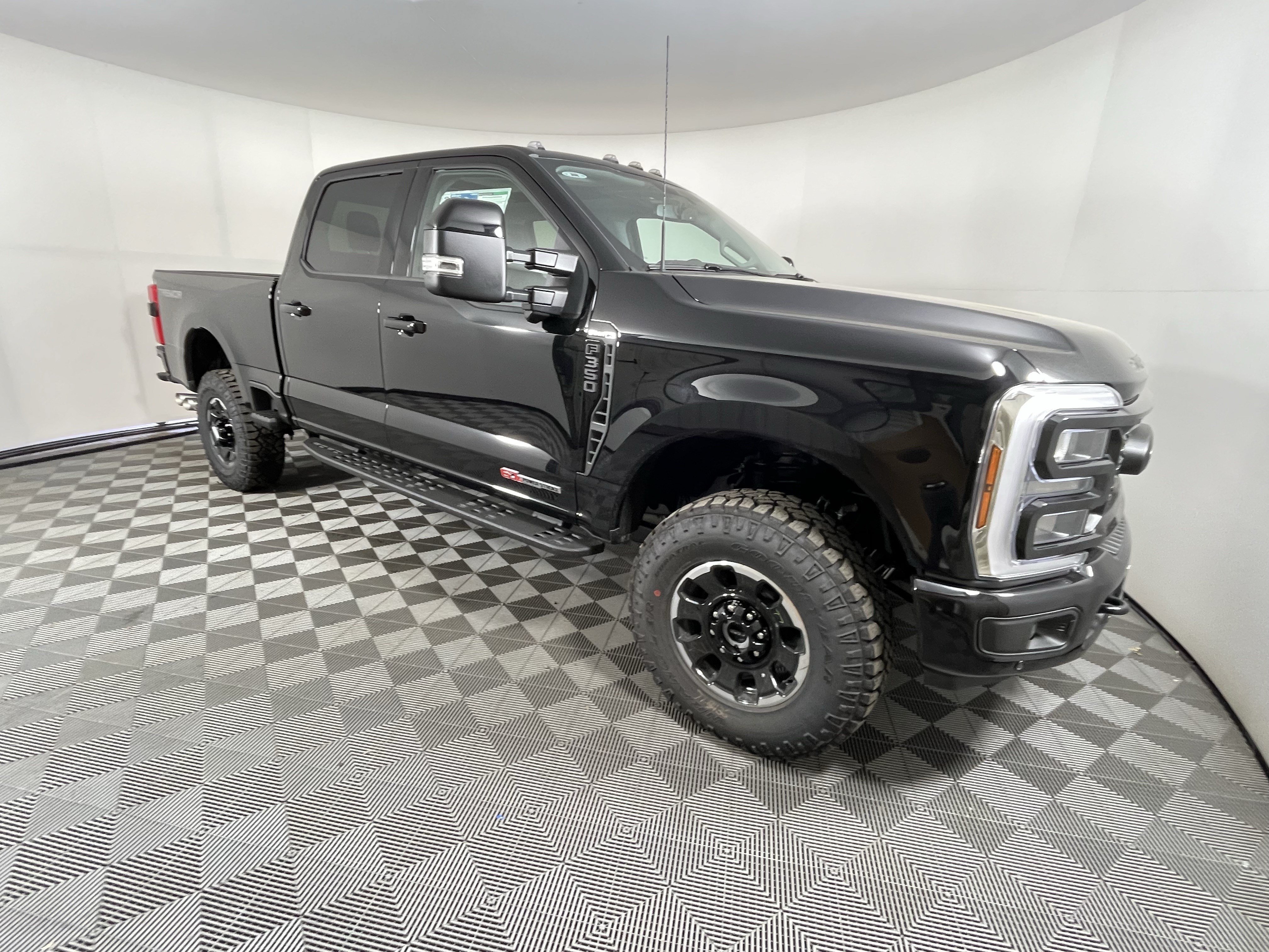 New 2026 Ford F350 Lariat w/ Tremor Off-Road Package AWD/4WD image 6