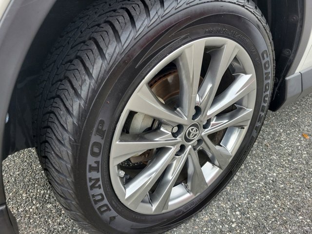 Used 2017 Toyota RAV4 Limited image 17