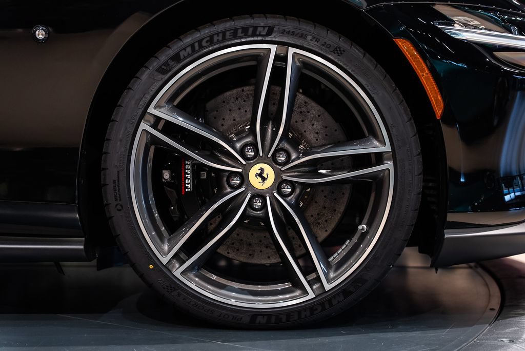 Used 2026 Ferrari Roma Spider RWD image 16