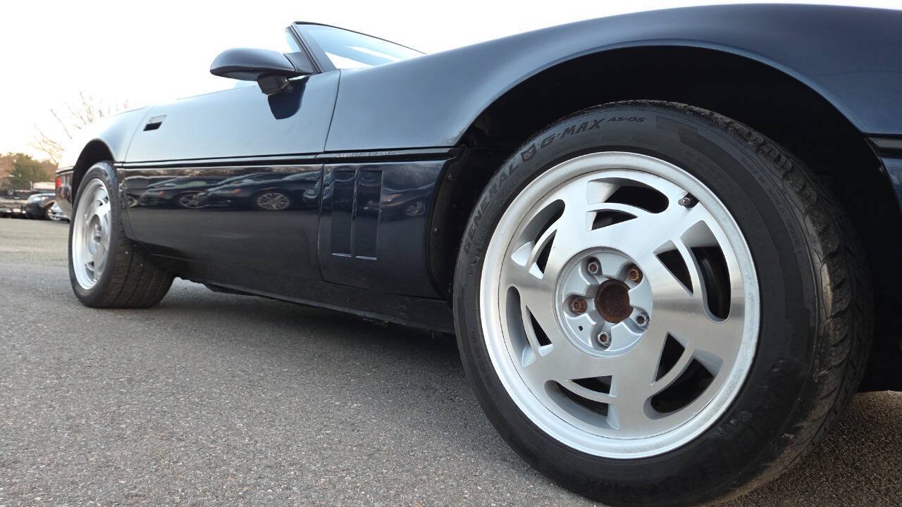 Used 1989 Chevrolet Corvette Convertible RWD image 22