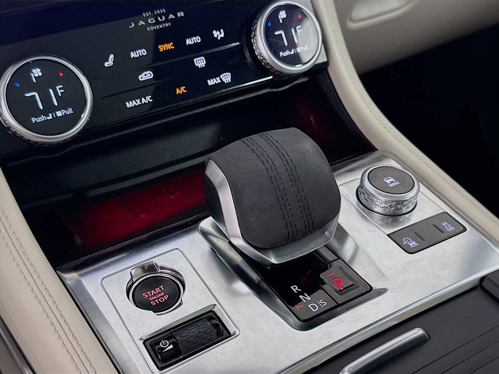 Used 2024 Jaguar F-PACE R-Dynamic S image 17