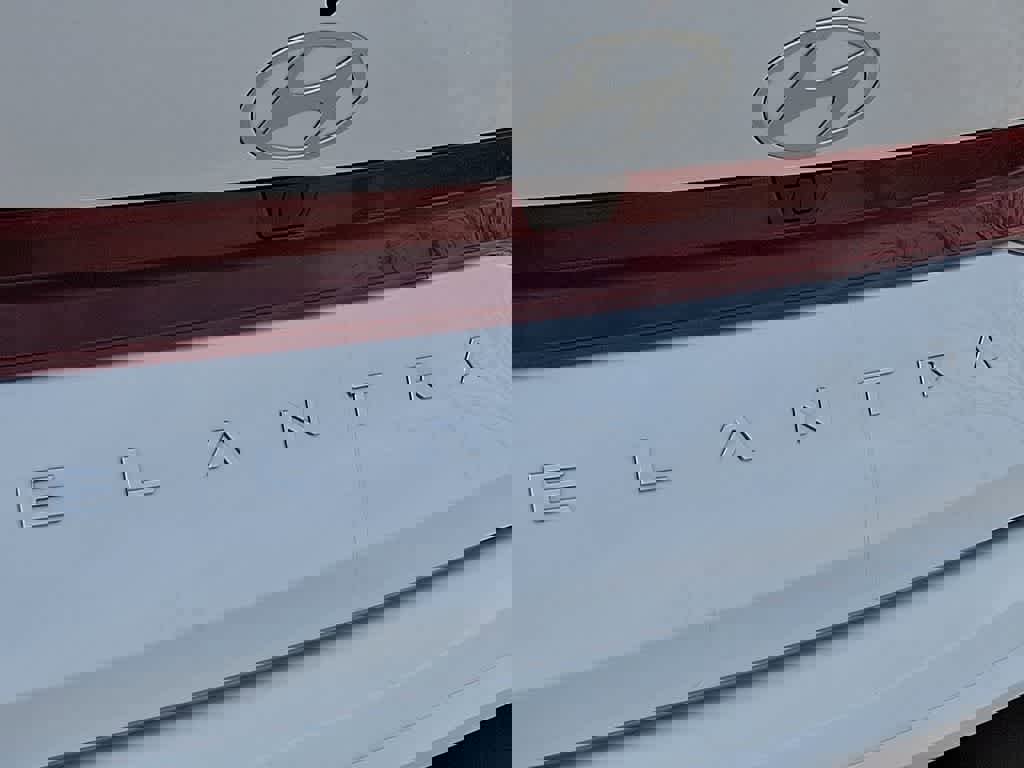 Certified 2025 Hyundai Elantra Sport image 30