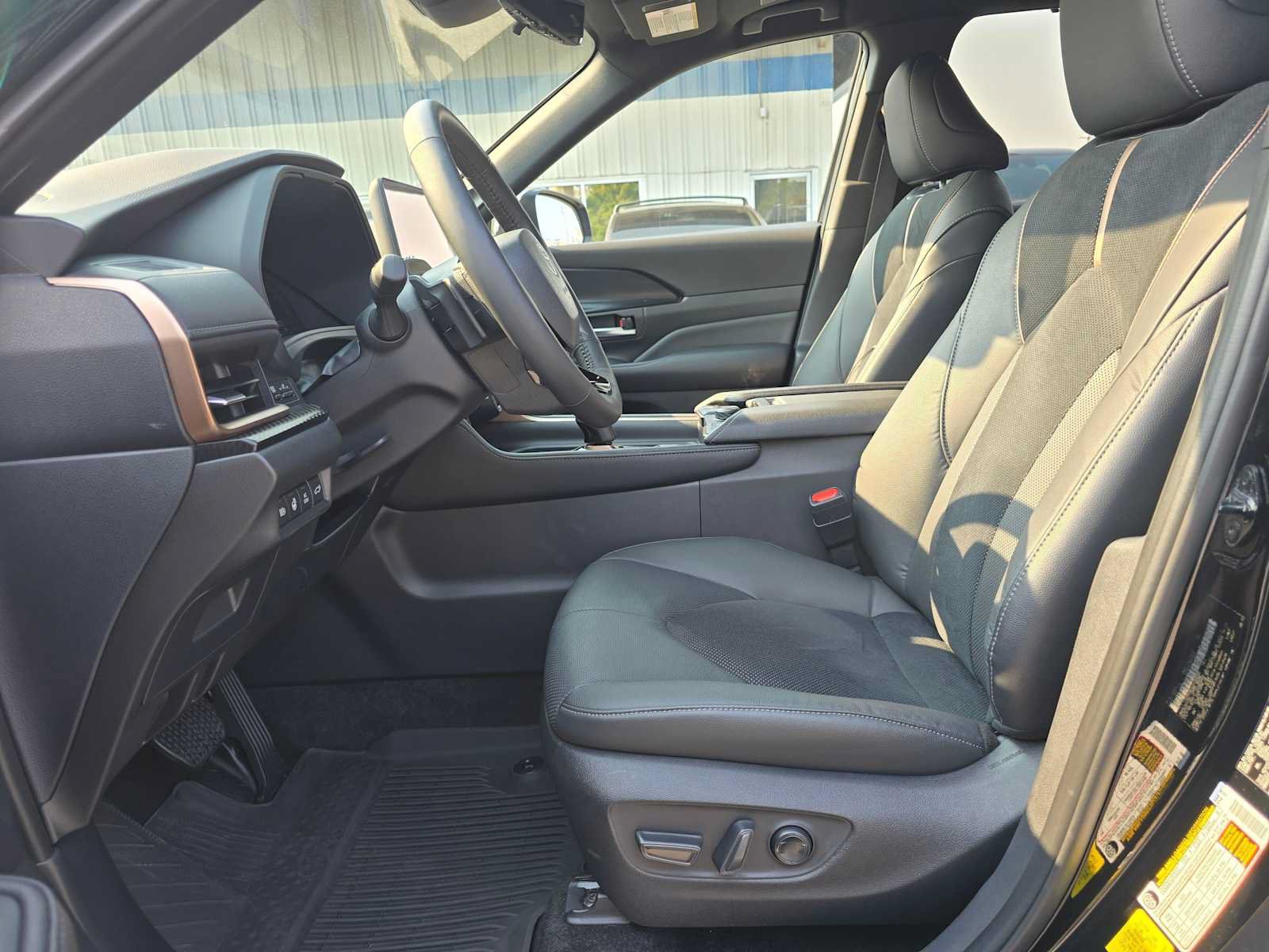 Used 2025 Toyota Grand Highlander AWD Hybrid image 20