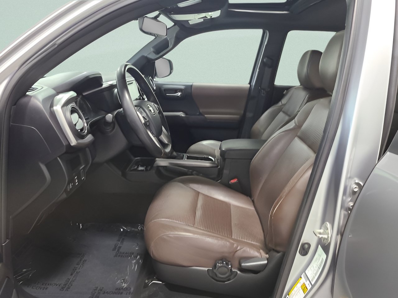 Used 2016 Toyota Tacoma Limited w/ Towing Package AWD/4WD image 20