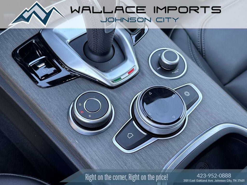 Used 2023 Alfa Romeo Stelvio Ti AWD/4WD image 30