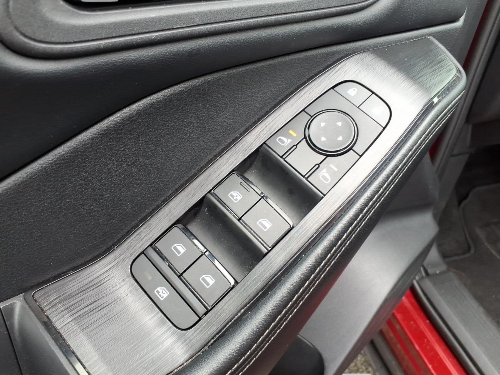 Used 2025 Nissan Rogue SV AWD/4WD image 9