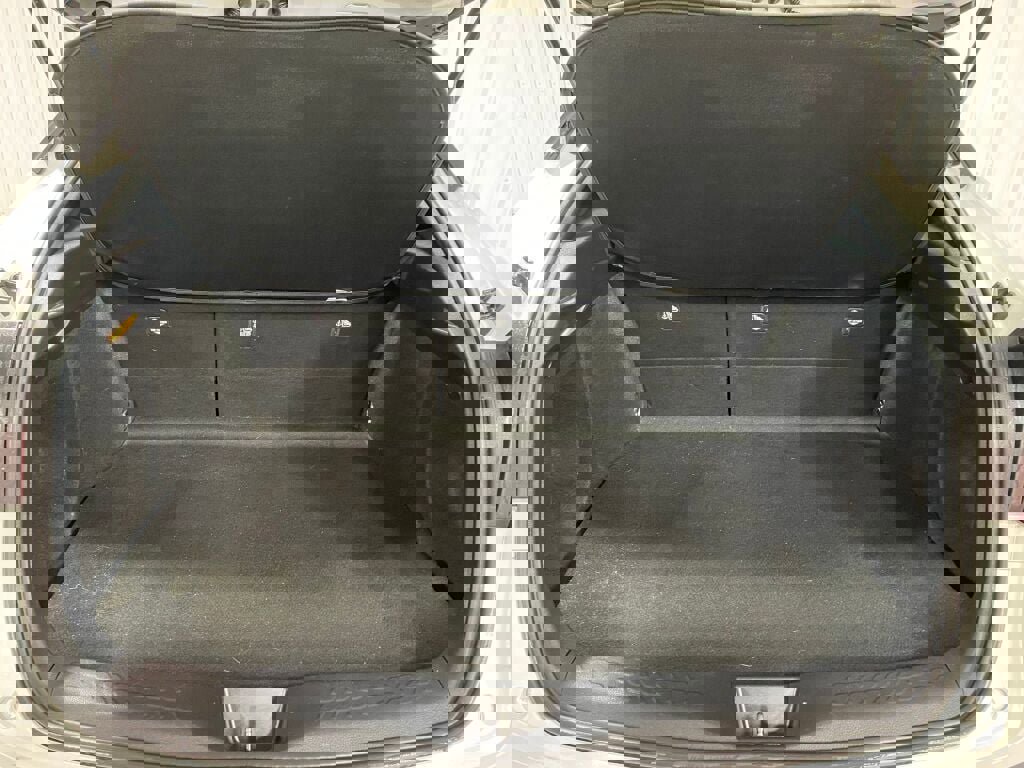 Used 2018 Toyota C-HR XLE image 11