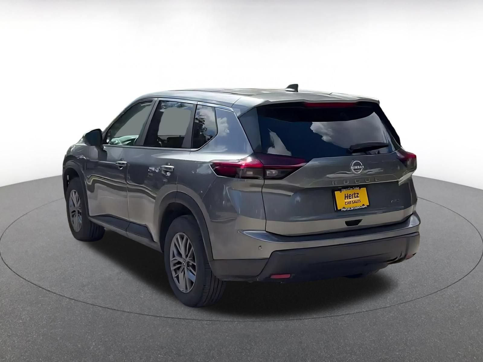 Used 2026 Nissan Rogue SV AWD/4WD image 10