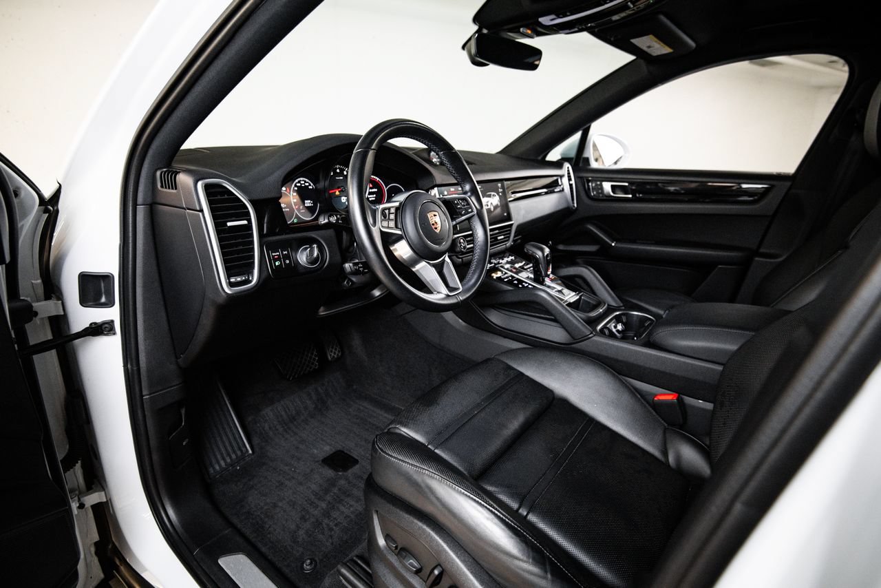 Certified 2023 Porsche Cayenne Coupe AWD/4WD image 4