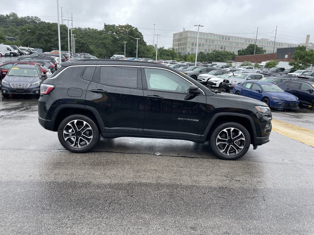 Used 2024 Jeep Compass Limited w/ Sun and Sound Group AWD/4WD image 8