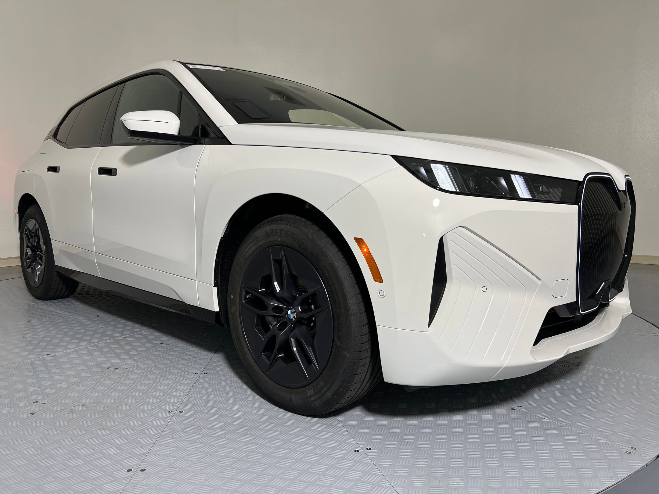 New 2026 BMW iX xDrive60 w/ Executive Package AWD/4WD image 7