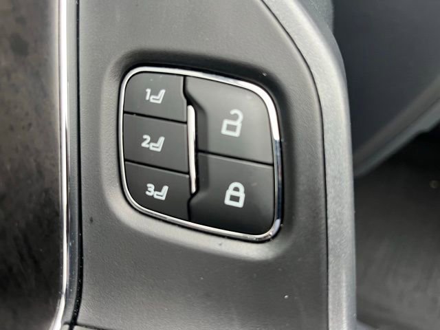 Used 2023 Ford F350 Lariat w/ Chrome Package image 12