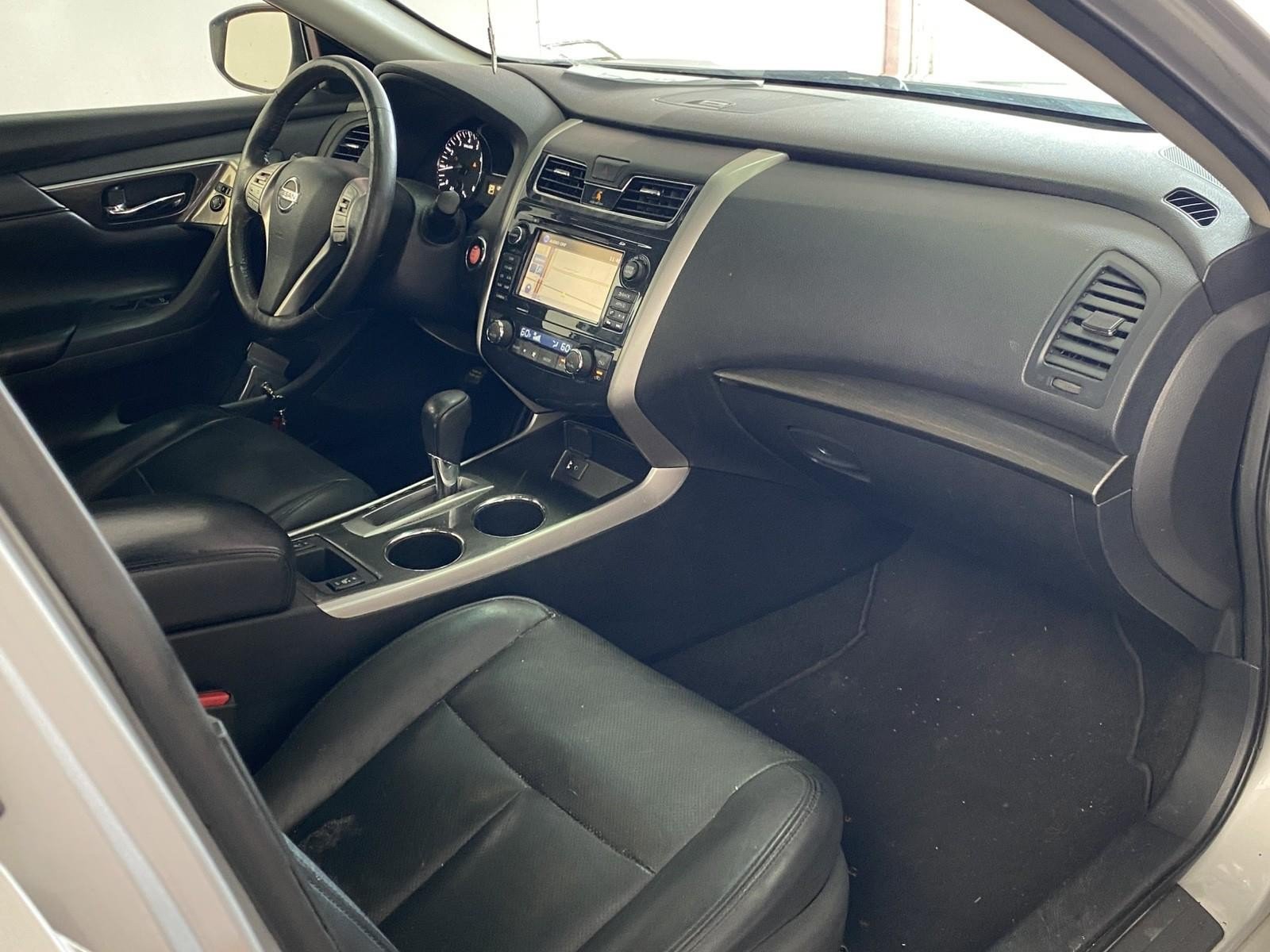 Used 2015 Nissan Altima 2.5 SL w/ Technology Package FWD image 8