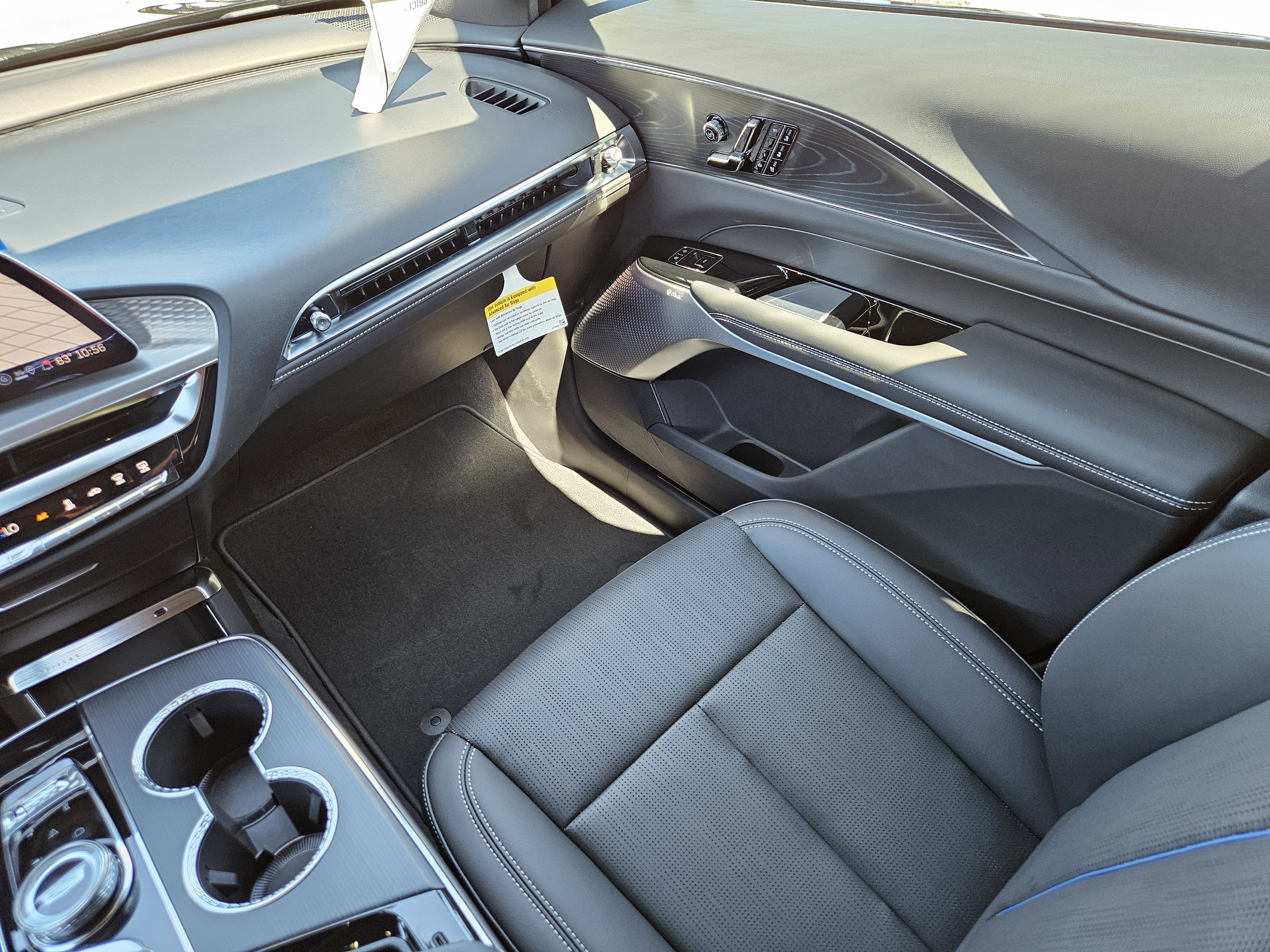 New 2026 Cadillac Lyriq V image 18