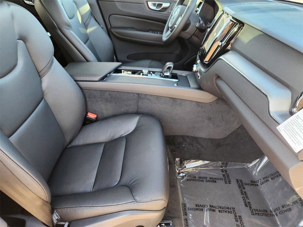 New 2025 Volvo XC60 B5 Core w/ Protection Package Premier image 24