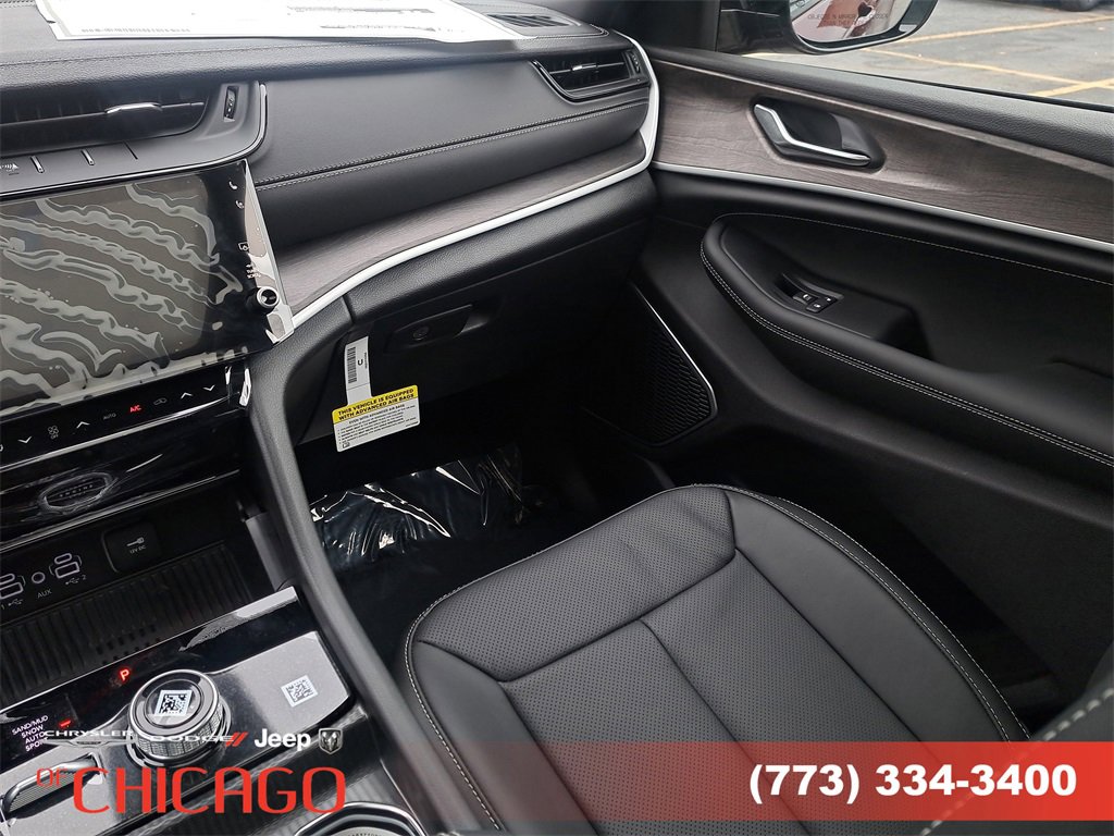 New 2026 Jeep Grand Cherokee Limited image 16