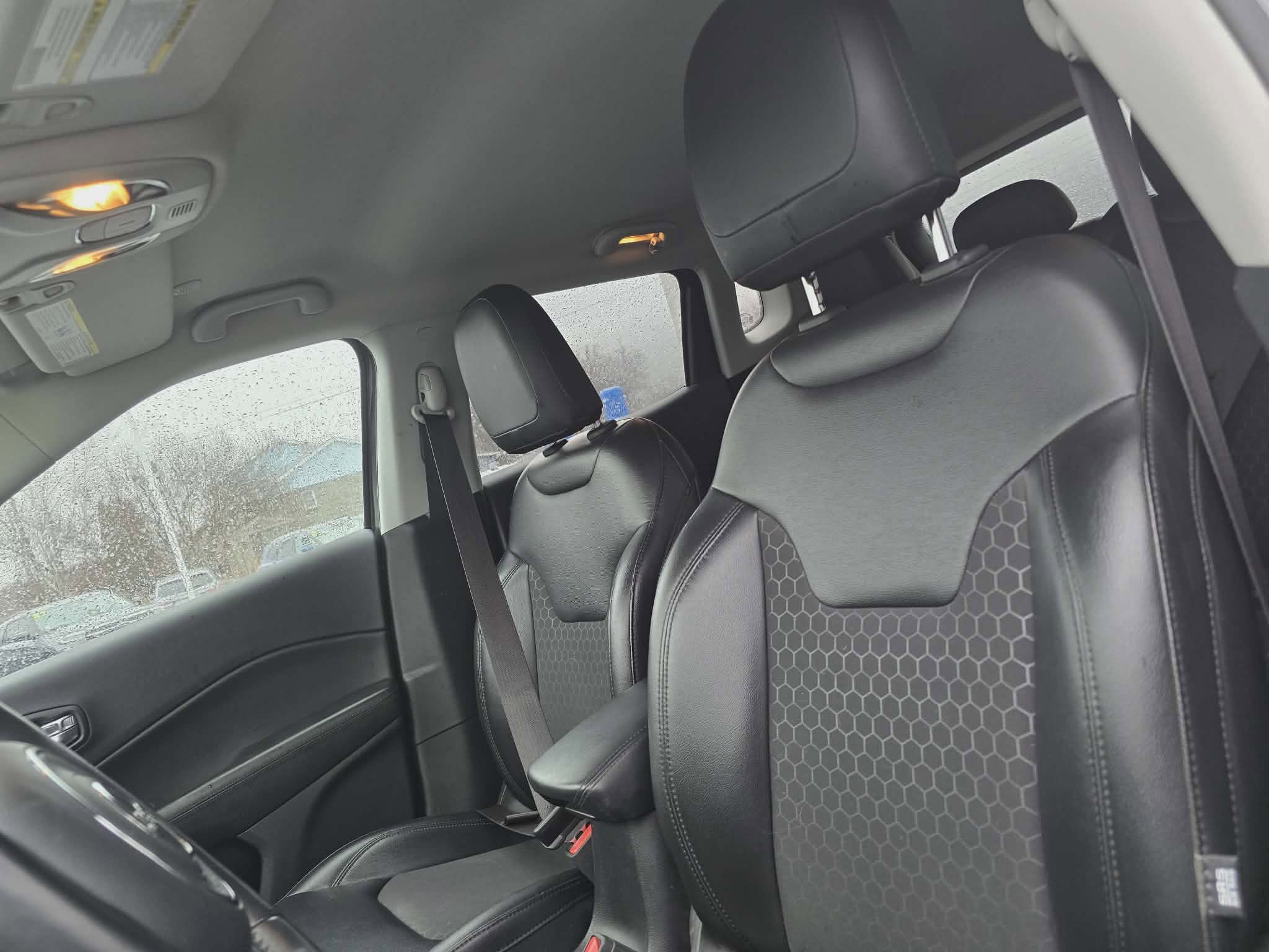 Used 2020 Jeep Compass Latitude image 10