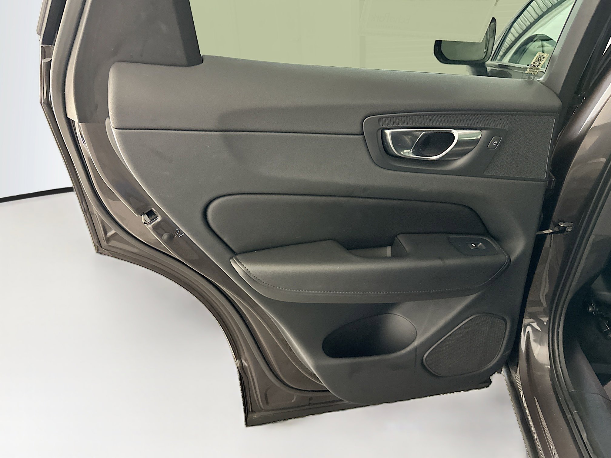 Used 2023 Volvo XC60 B5 Plus w/ Climate Package image 28