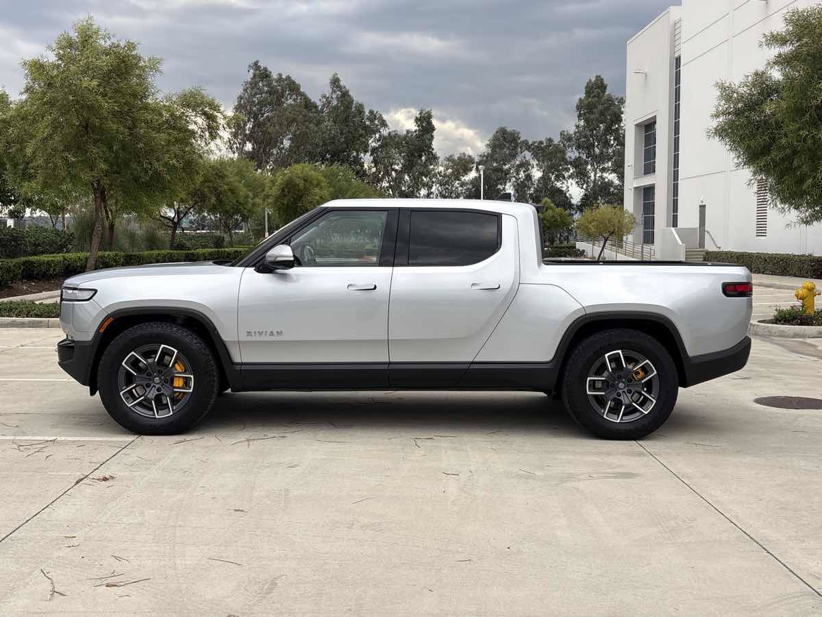 Used 2023 Rivian R1T Launch Edition AWD/4WD image 6