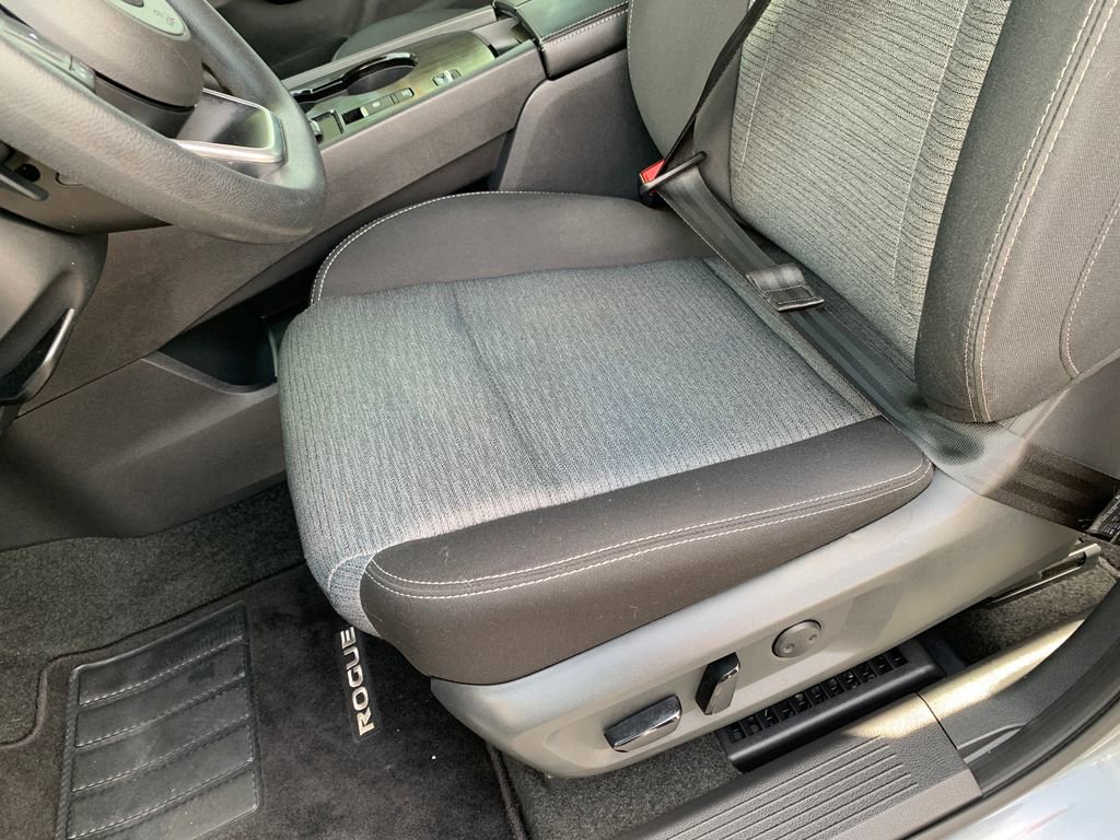 Used 2023 Nissan Rogue SV image 22