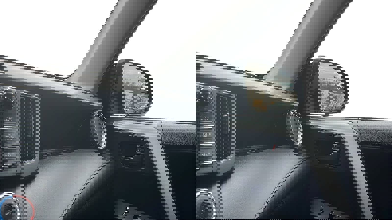 Used 2017 Toyota RAV4 LE image 19