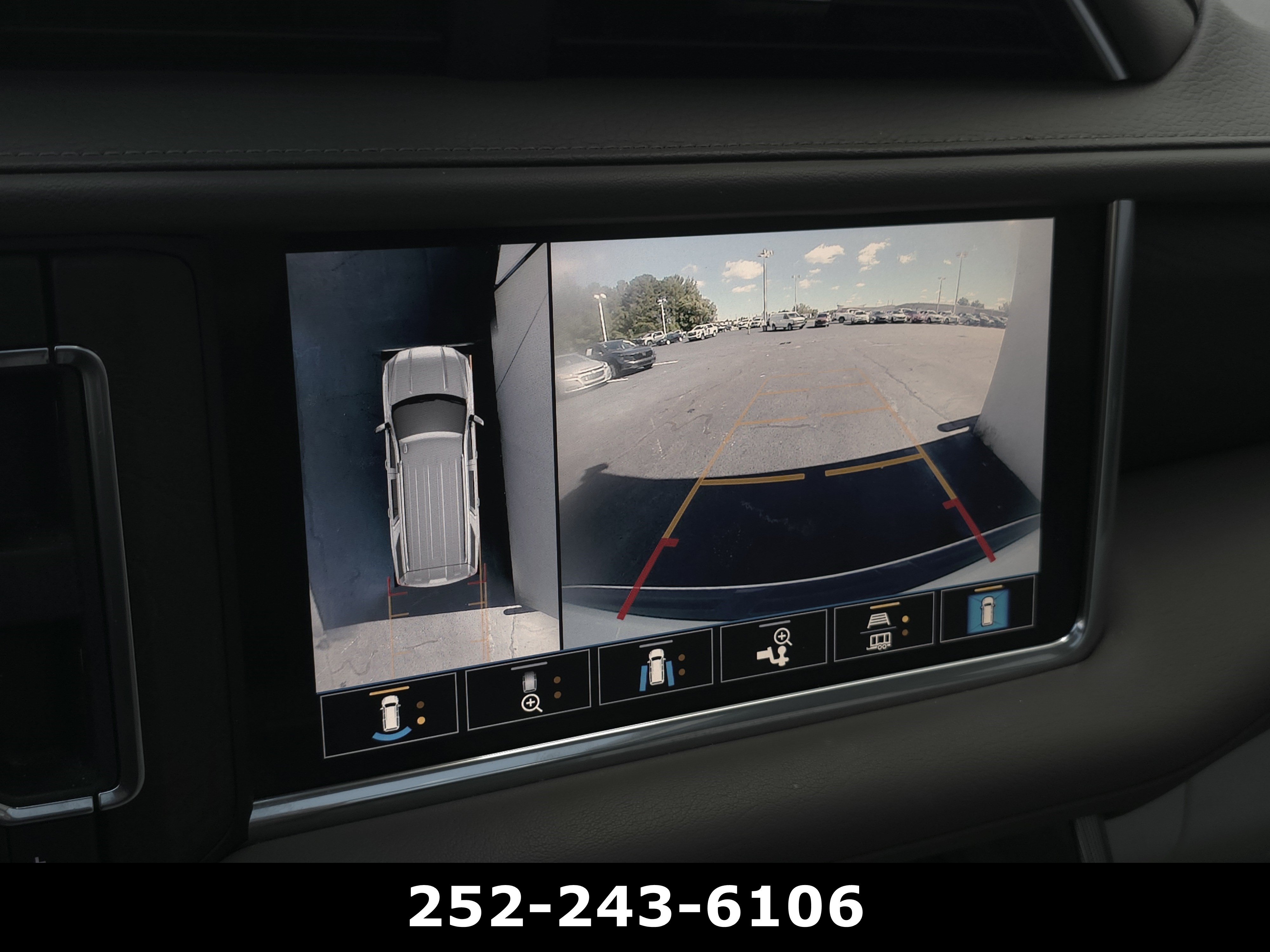 Used 2021 GMC Yukon Denali w/ Denali Premium Package AWD/4WD image 23