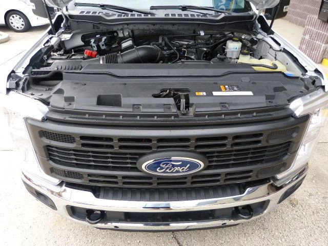 Used 2024 Ford F250 XL w/ XL Chrome Package RWD image 9