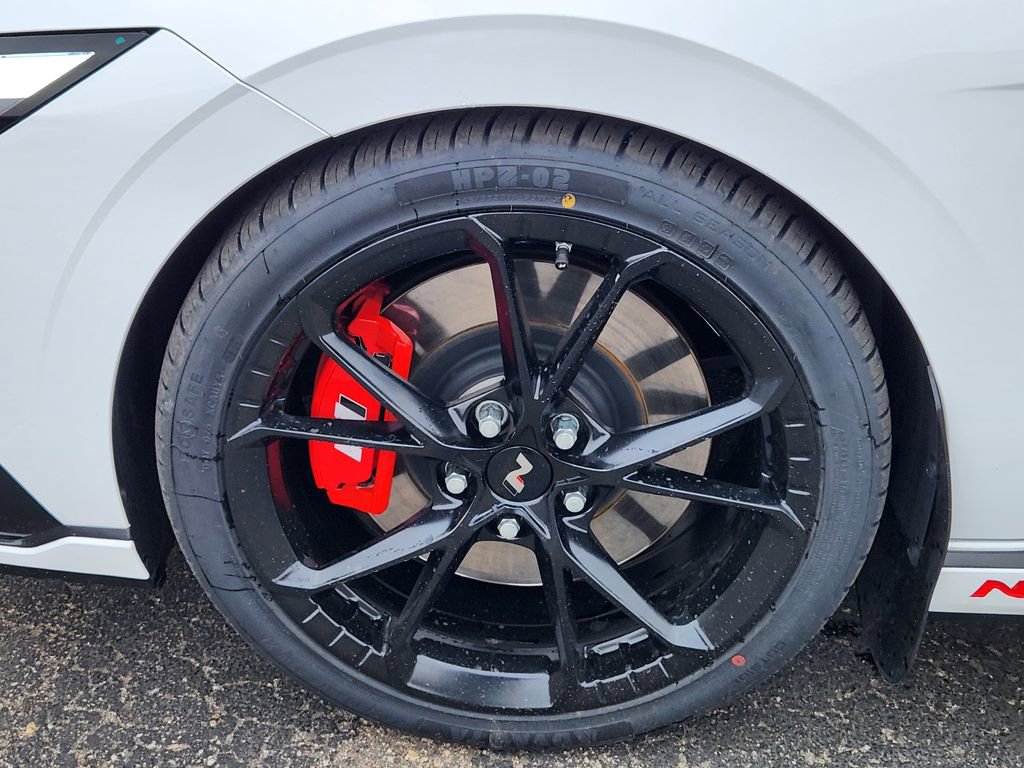 Used 2025 Hyundai Elantra N image 9