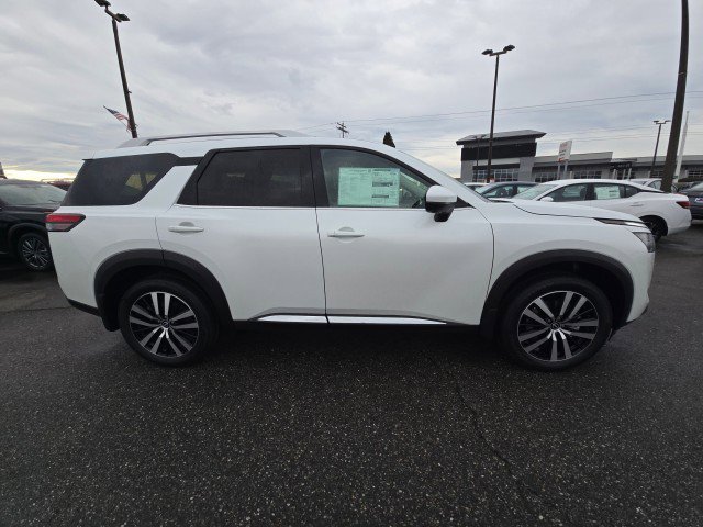 New 2025 Nissan Pathfinder Platinum w/ Cargo Package image 3